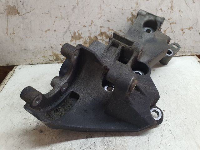 bontott DACIA DUSTER Generátor Tartó Bak