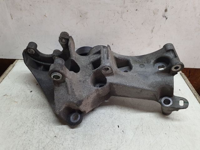 bontott DACIA DUSTER Generátor Tartó Bak