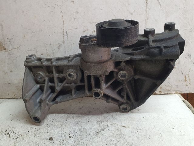 bontott DACIA DUSTER Generátor Tartó Bak