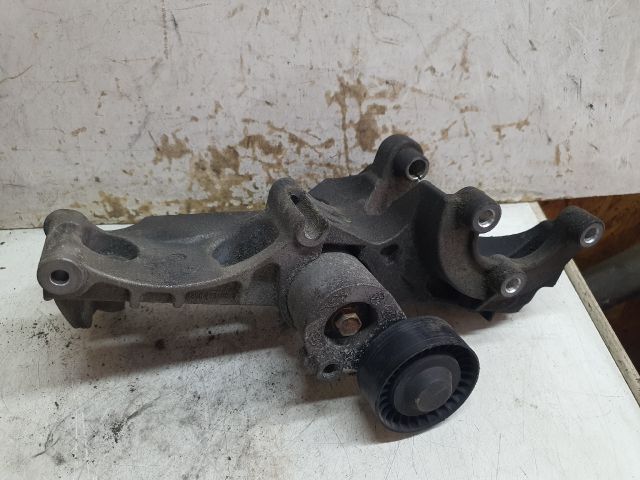 bontott DACIA DUSTER Generátor Tartó Bak