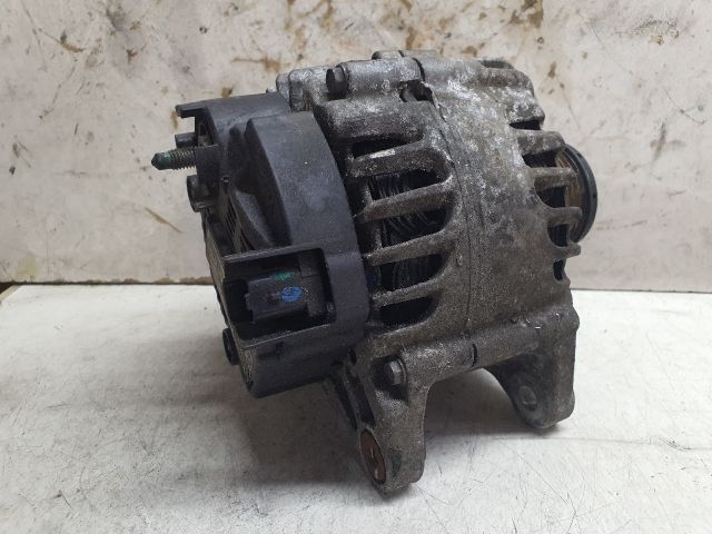 bontott DACIA DUSTER Generátor