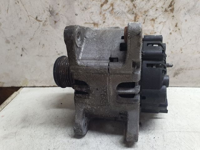 bontott DACIA DUSTER Generátor