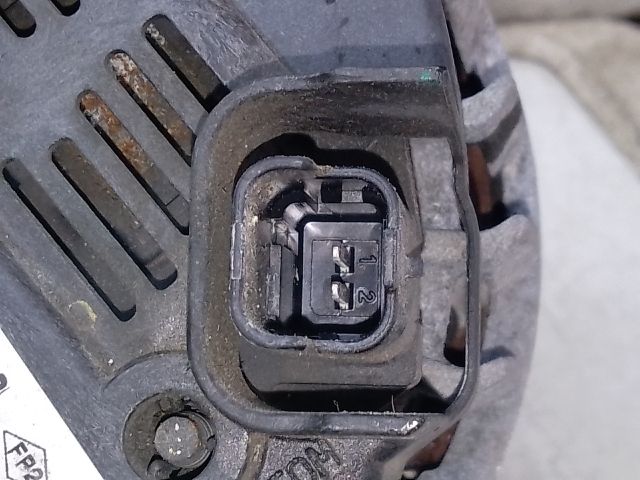 bontott DACIA DUSTER Generátor