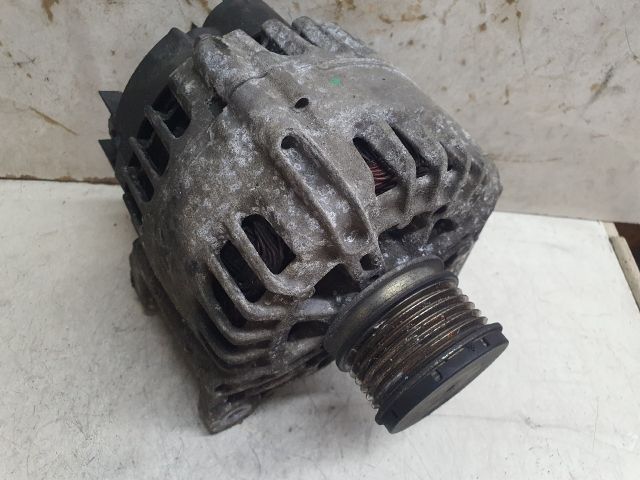 bontott DACIA DUSTER Generátor