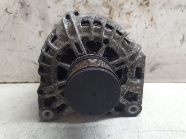 bontott DACIA DUSTER Generátor