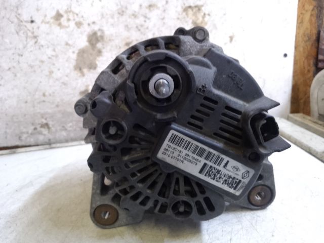 bontott DACIA DUSTER Generátor