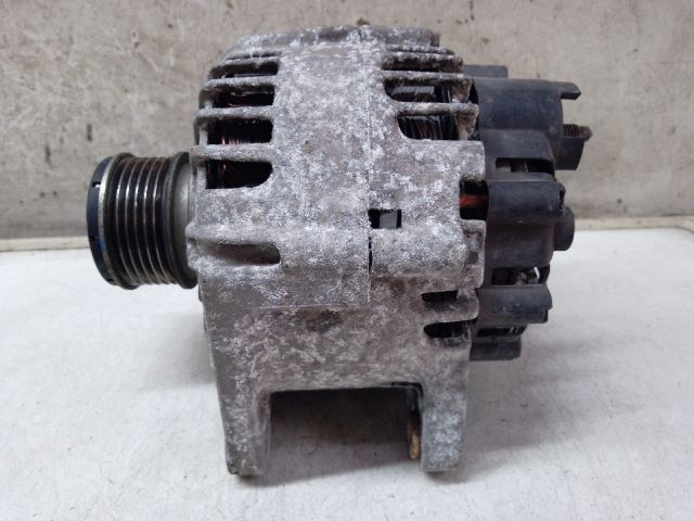 bontott DACIA DUSTER Generátor