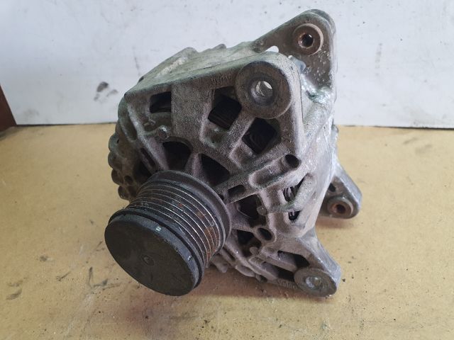 bontott DACIA DUSTER Generátor