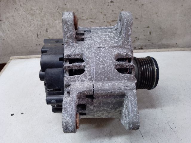 bontott DACIA DUSTER Generátor