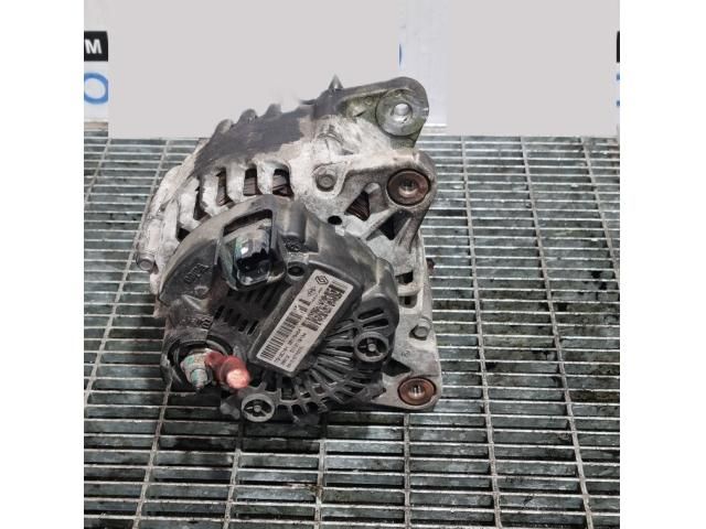 bontott DACIA DUSTER Generátor