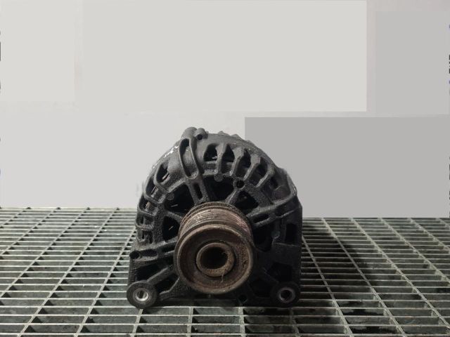 bontott DACIA DUSTER Generátor