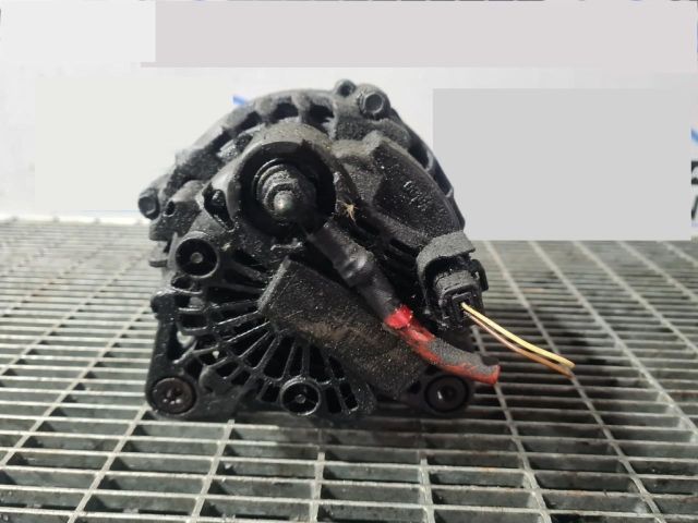 bontott DACIA DUSTER Generátor