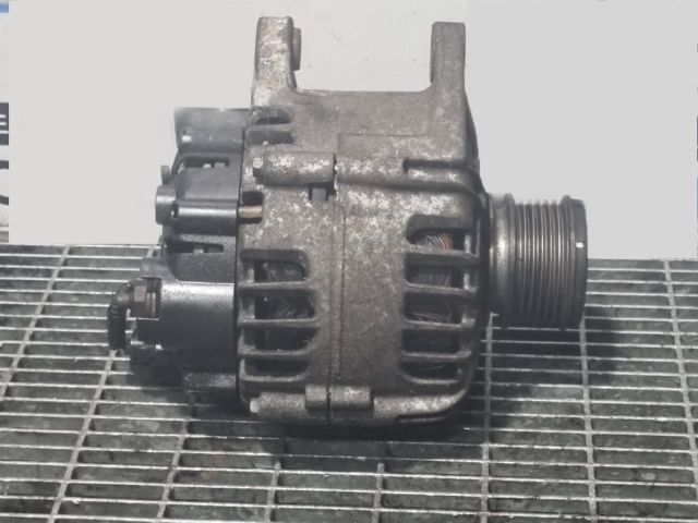 bontott DACIA DUSTER Generátor