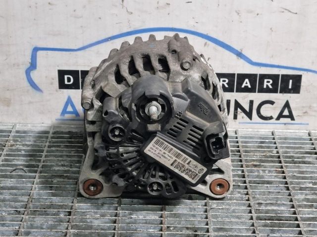 bontott DACIA DUSTER Generátor