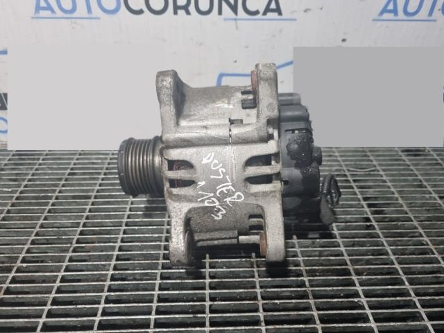 bontott DACIA DUSTER Generátor