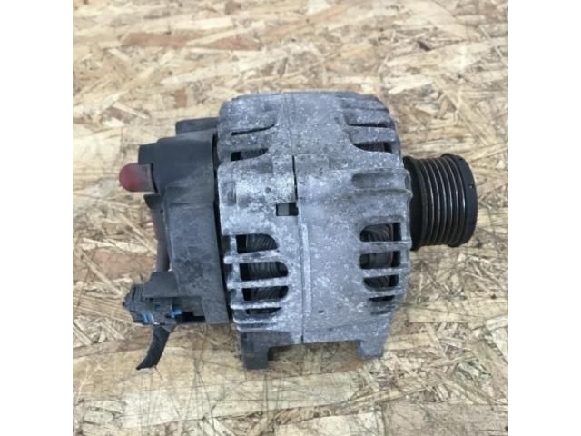 bontott DACIA DUSTER Generátor