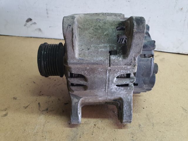 bontott DACIA DUSTER Generátor