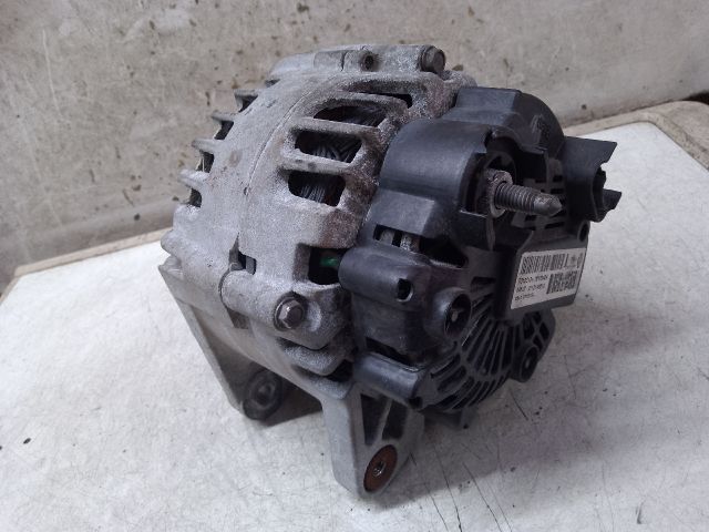 bontott DACIA DUSTER Generátor