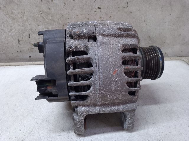 bontott DACIA DUSTER Generátor