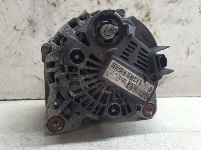 bontott DACIA DUSTER Generátor