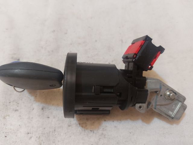 bontott DACIA DUSTER Gyújtáskapcsoló Házzal