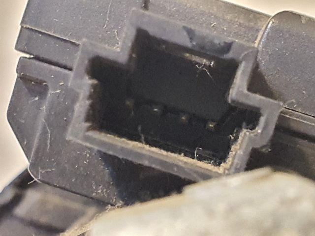 bontott DACIA DUSTER Gyújtáskapcsoló Házzal