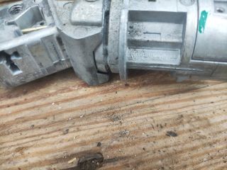 bontott DACIA DUSTER Gyújtáskapcsoló Házzal