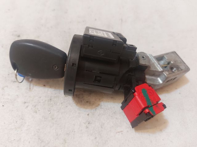 bontott DACIA DUSTER Gyújtáskapcsoló Házzal