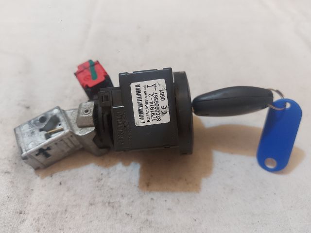 bontott DACIA DUSTER Gyújtáskapcsoló Házzal