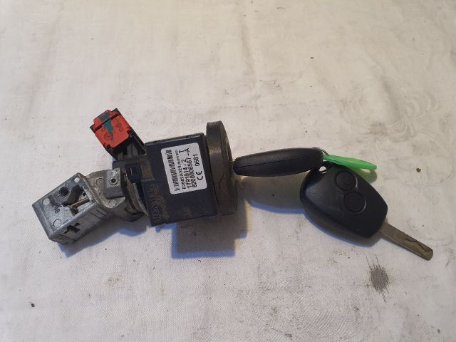 bontott DACIA DUSTER Gyújtáskapcsoló Házzal