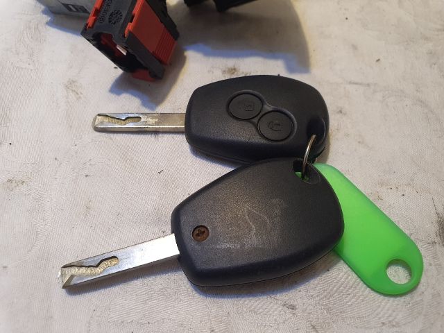 bontott DACIA DUSTER Gyújtáskapcsoló Házzal