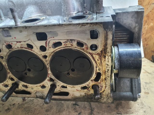 bontott DACIA DUSTER Hengerfej