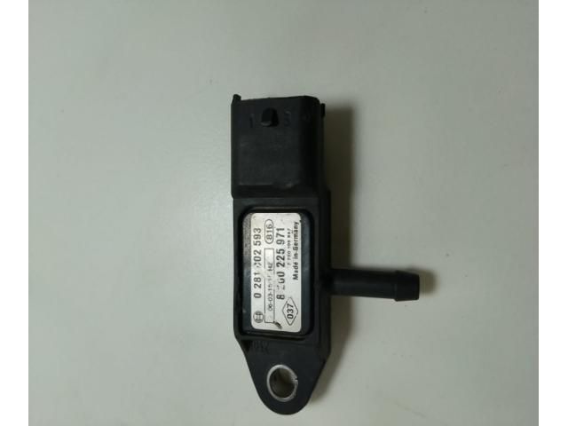 bontott DACIA DUSTER Jeladó (Magában)