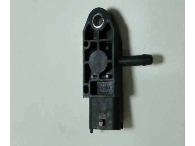 bontott DACIA DUSTER Jeladó (Magában)