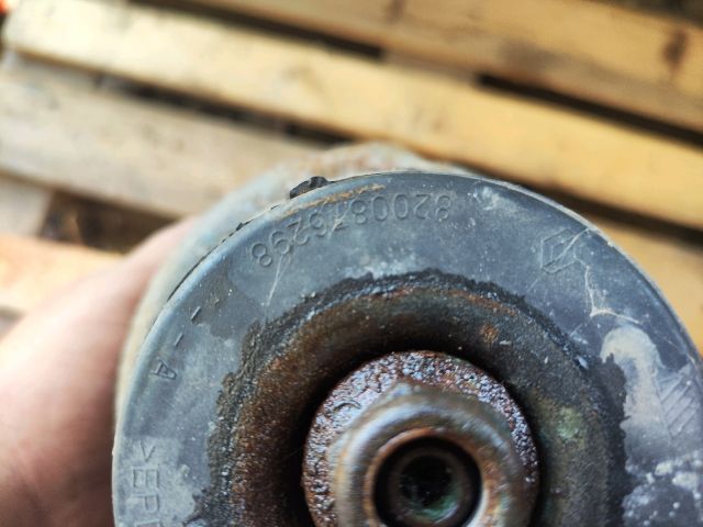 bontott DACIA DUSTER Jobb első Gólyaláb (Lengécsillapító, Rugó)