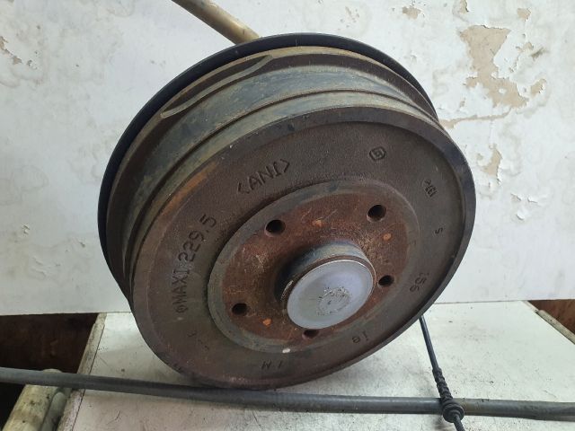 bontott DACIA DUSTER Jobb hátsó Kerékagy