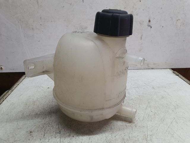 bontott DACIA DUSTER Kiegyenlítő Tartály