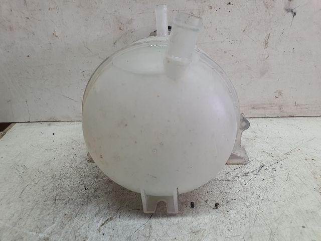 bontott DACIA DUSTER Kiegyenlítő Tartály