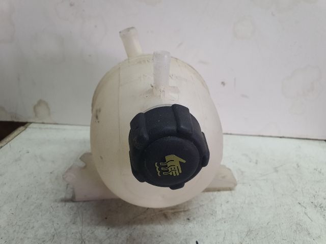 bontott DACIA DUSTER Kiegyenlítő Tartály