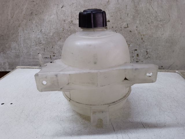 bontott DACIA DUSTER Kiegyenlítő Tartály