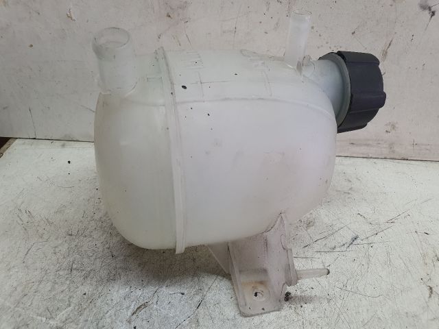 bontott DACIA DUSTER Kiegyenlítő Tartály