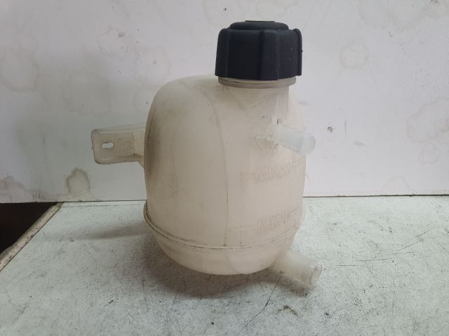 bontott DACIA DUSTER Kiegyenlítő Tartály