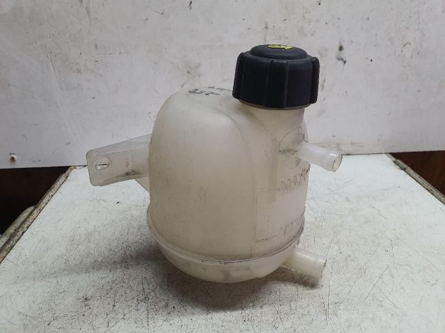 bontott DACIA DUSTER Kiegyenlítő Tartály