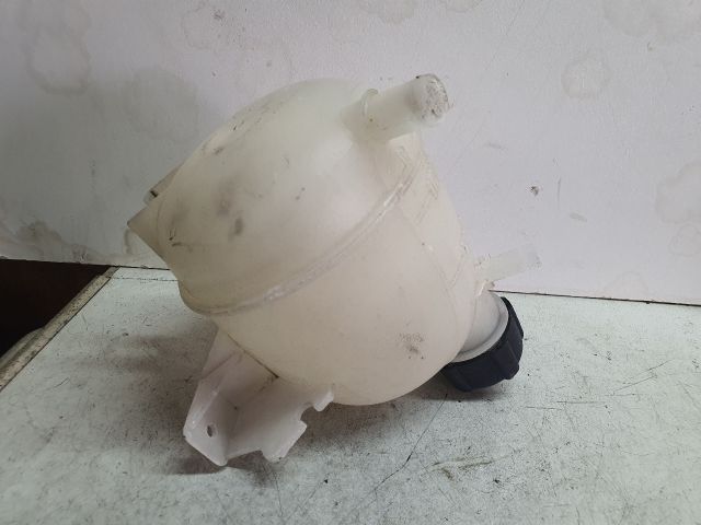 bontott DACIA DUSTER Kiegyenlítő Tartály