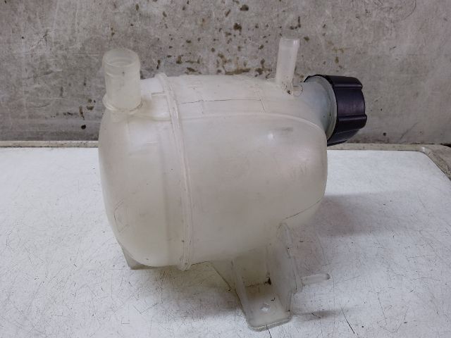 bontott DACIA DUSTER Kiegyenlítő Tartály