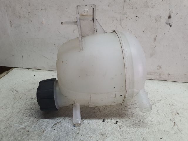 bontott DACIA DUSTER Kiegyenlítő Tartály