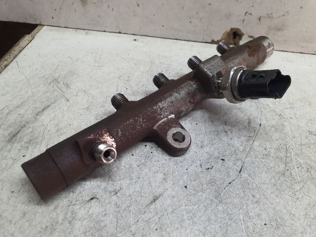 bontott DACIA DUSTER Közösnyomócső