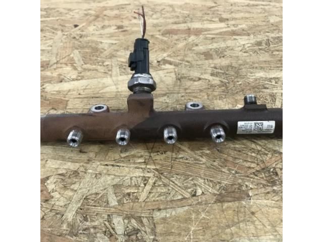 bontott DACIA DUSTER Közösnyomócső