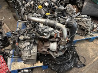 bontott DACIA DUSTER Motor (Fűzött blokk hengerfejjel)