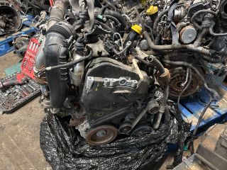 bontott DACIA DUSTER Motor (Fűzött blokk hengerfejjel)